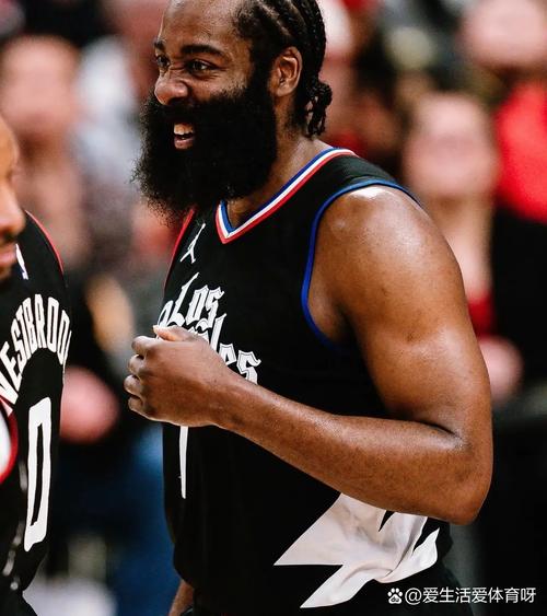 7.8分全场最高！阿根廷国门炸裂：7次扑救阻击阿森纳 埃梅里创历史（7.8分全场最佳！阿根廷门神7次扑救拒阿森纳，埃梅里缔造里程碑）