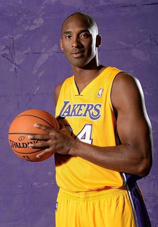 美媒：海兰德遭遇右膝挫伤，本场比赛将不会回归（美媒报道：海兰德右膝挫伤，本场确定不再出场）