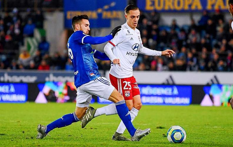 詹姆斯：不管我是21还是41，膝盖内侧被那样撞到都很危险（詹姆斯：不分年龄，膝盖内侧挨那样一撞都很危险）