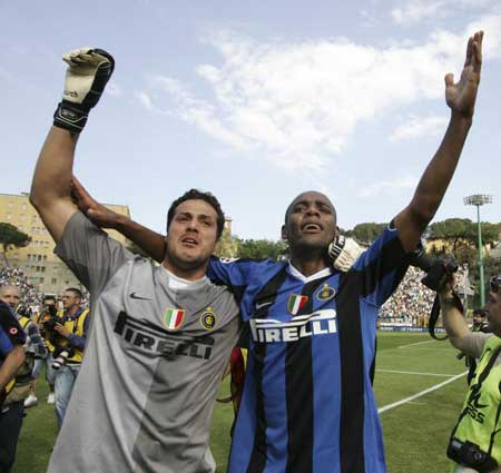 国米0比1利物浦遭欧冠两连败，VAR判点致胜（VAR判罚点球成关键，国米0-1不敌利物浦遭欧冠两连败）