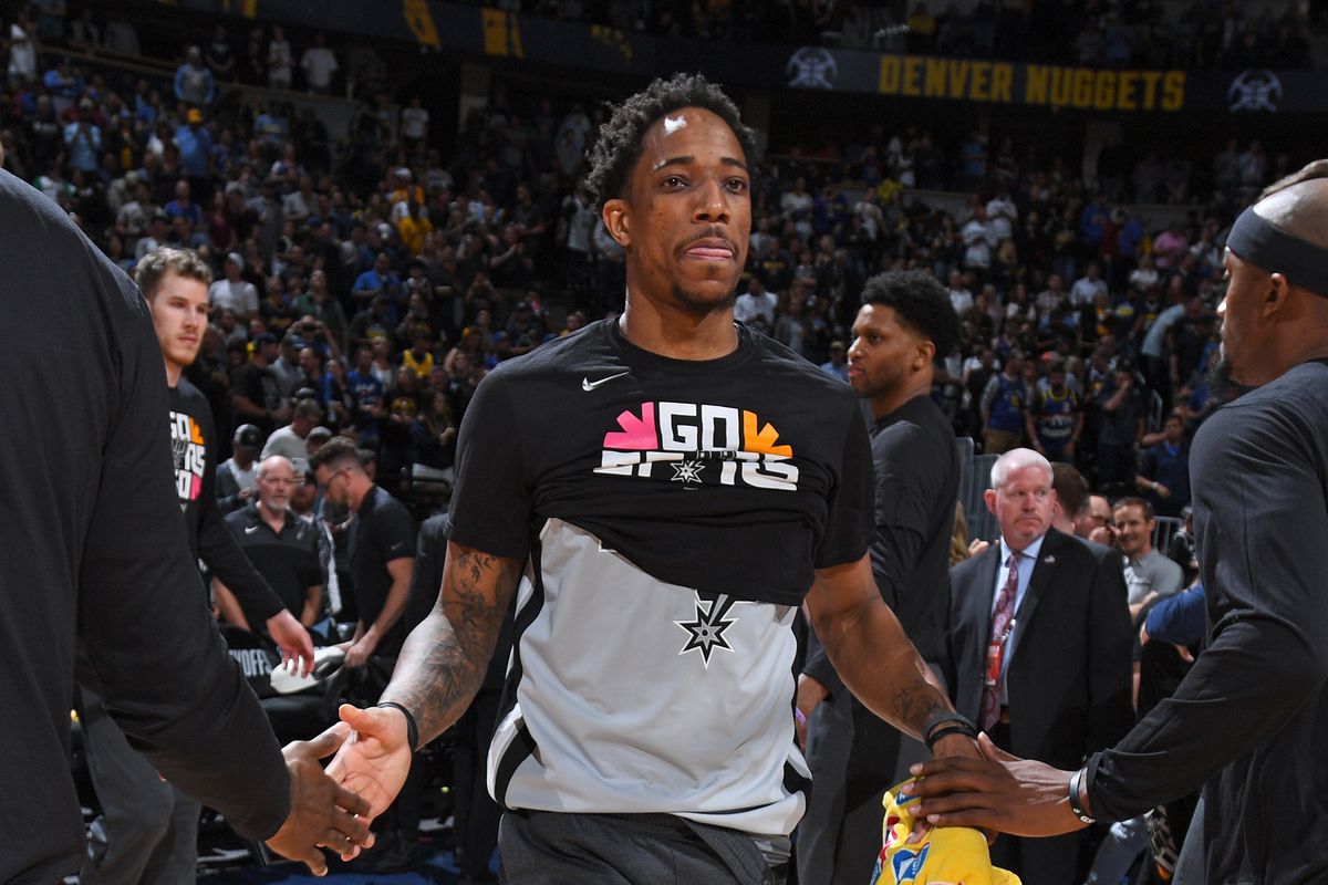 阿森纳成为第二支，在小组赛／联赛阶段10连胜的英伦球队（阿森纳成英伦足坛第二支在小组赛或联赛阶段豪取十连胜的球队）