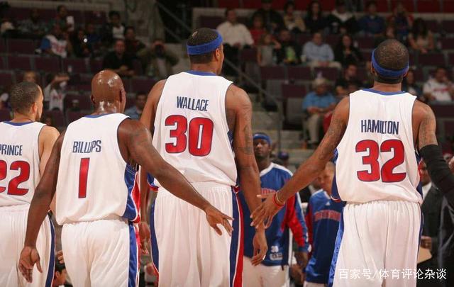 康宁汉姆半场15分7助攻，斯图尔特变身进攻端奇兵（康宁汉姆半场轰15分7助，斯图尔特化身进攻奇兵）