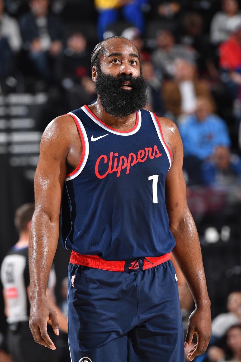 时隔9场迎来复出！卡斯尔：自己感觉很好 我将出战今日比赛（缺席9场后复出！卡斯尔：感觉良好，今日将出战）