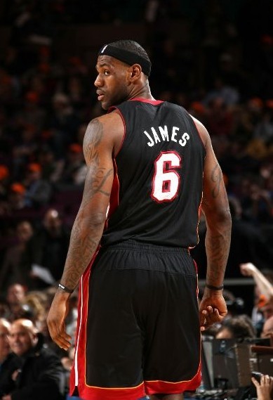 时隔238天后复出！伊藤洋辉进入拜仁vs弗赖堡替补席（休战238天，伊藤洋辉重返赛场：进入拜仁对弗赖堡的替补名单）