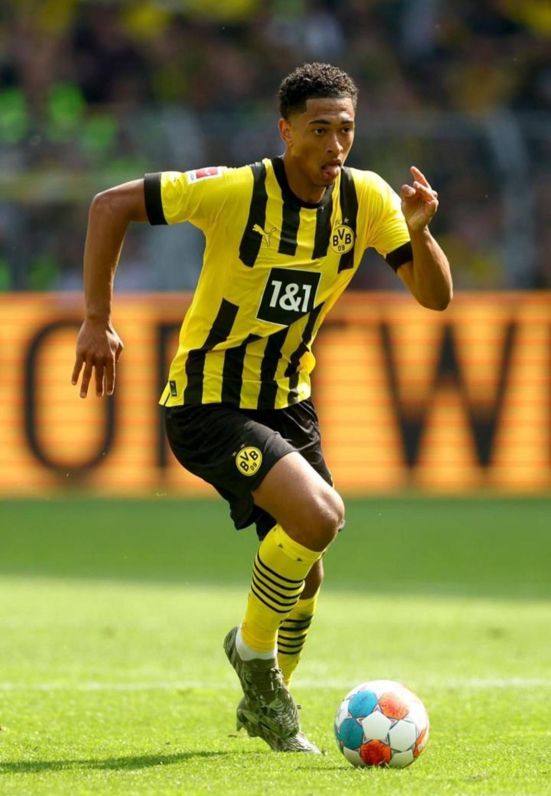 NBA球员专访：詹姆斯谈季后赛目标,（专访NBA球星詹姆斯：畅谈季后赛目标）