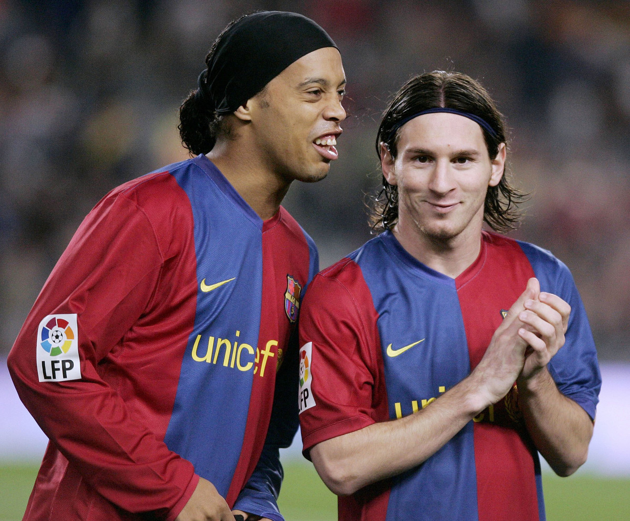 每体：巴萨考虑出售卡萨多并标价3000万欧，切尔西对他感兴趣（每体：巴萨拟以3000万欧出售卡萨多，切尔西有意引进）