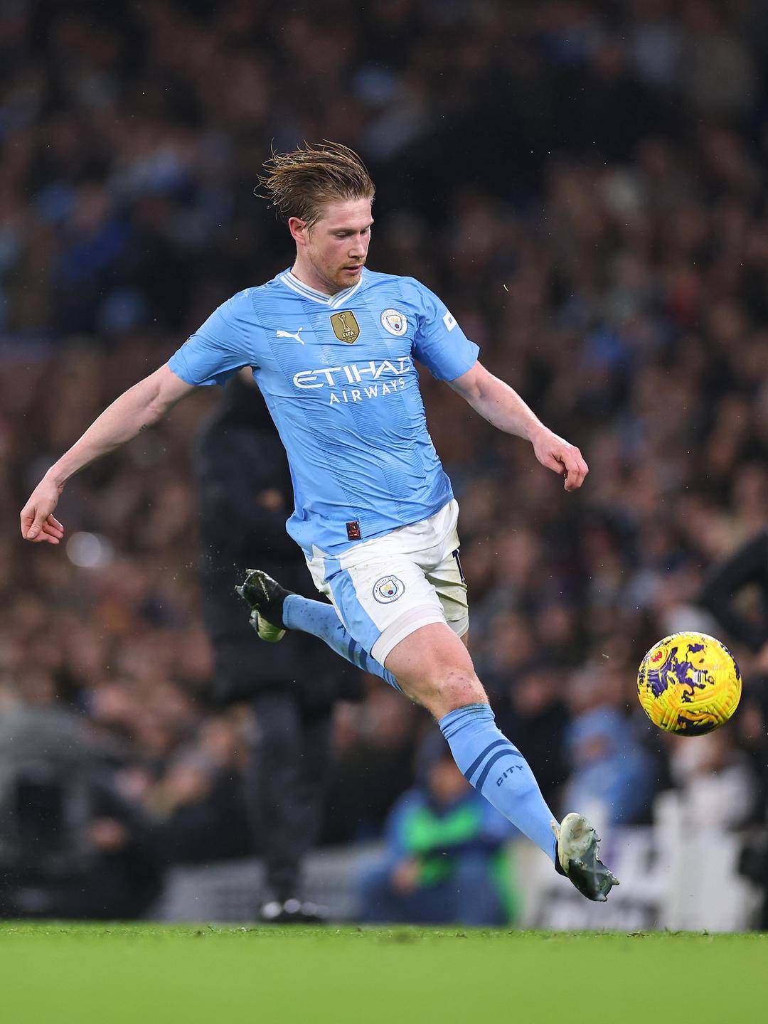 单场打入两粒头球，孔德是欧冠改制以来巴萨球员第一人（孔德单场梅开二度皆为头球，创欧冠改制后巴萨队史首例）