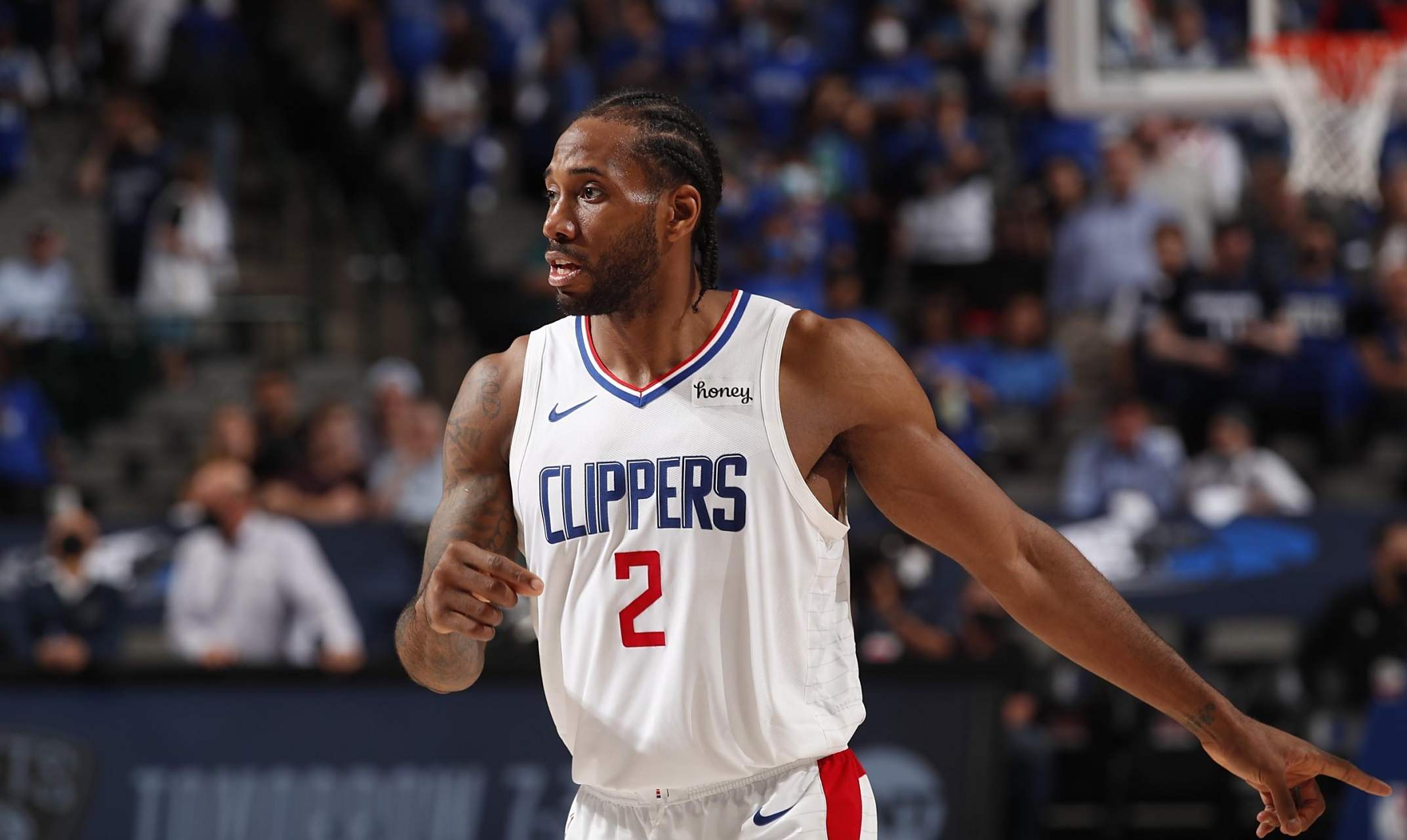 TA：皇马寻求引进后卫和中场；他们愿听取对罗德里戈的报价（TA：皇马寻觅后卫和中场补强，愿听取罗德里戈报价）