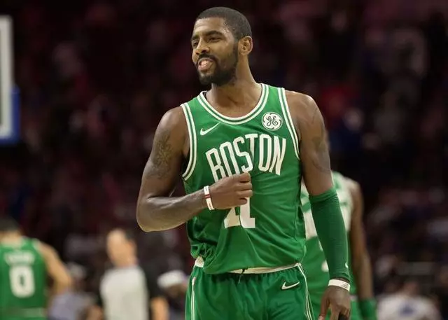 半场战报：沃尔夫斯堡1-1霍芬海姆，阿穆拉，布格尔破门（中场战报：沃尔夫斯堡1-1霍芬海姆，阿穆拉、布格尔各入一球）